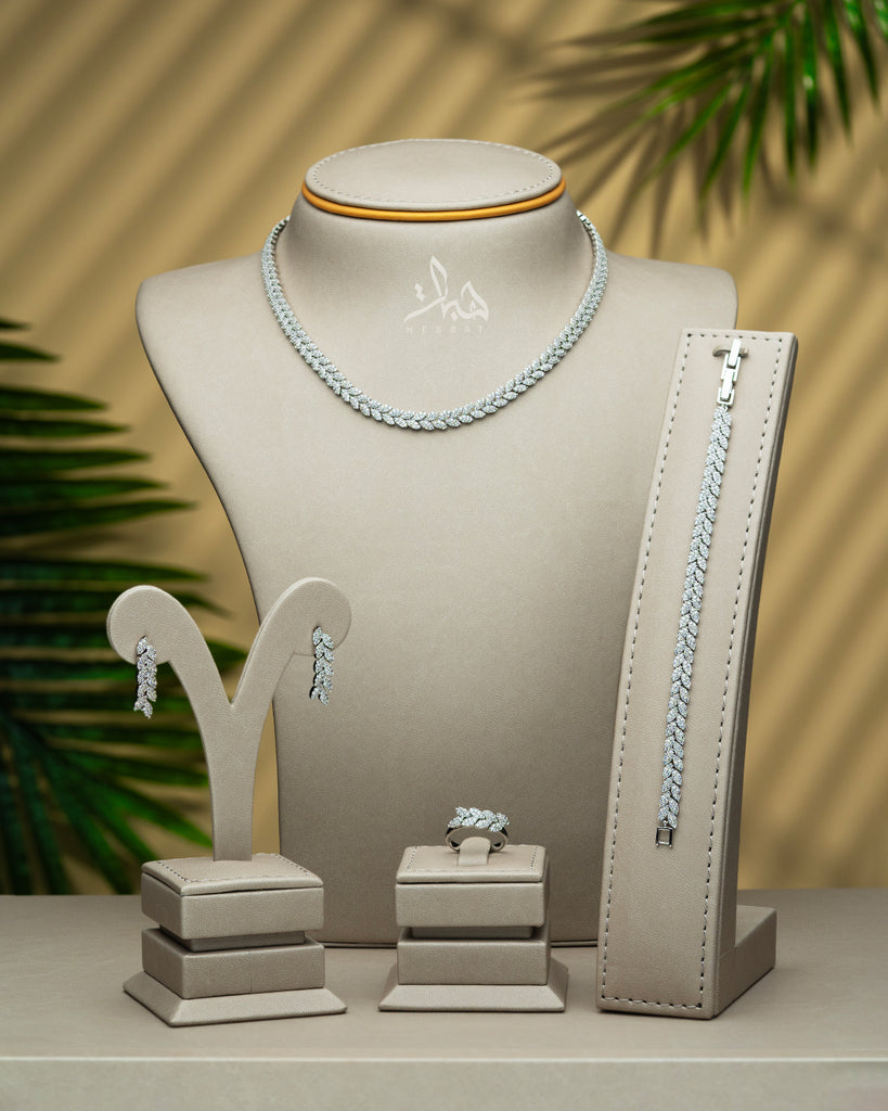 طقم إيسين مناسبات