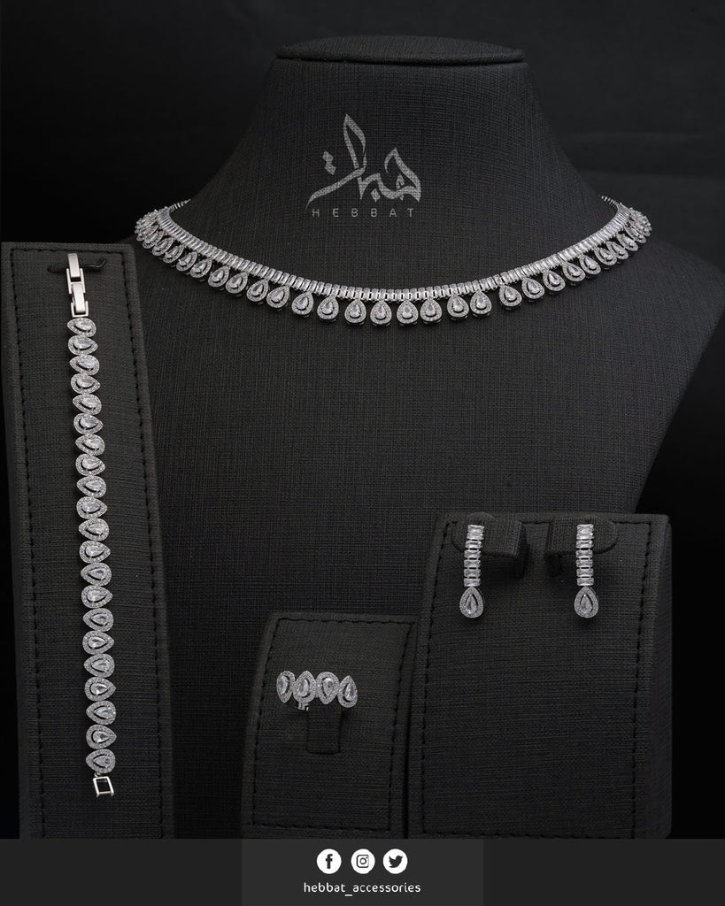 طقم جيلي فضي مناسب 